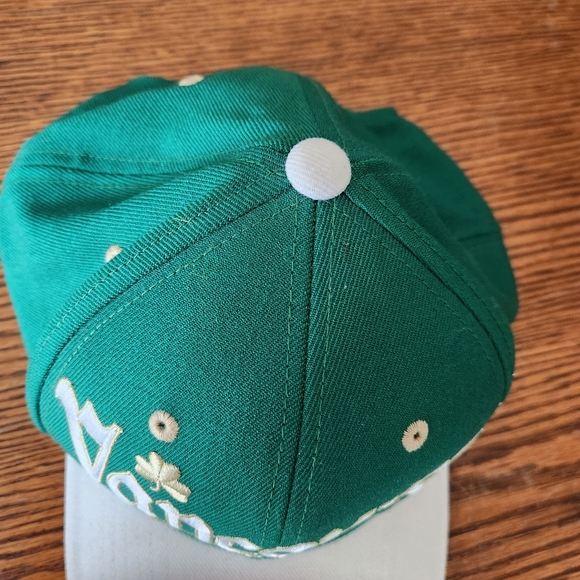 Reebok Vancouver Canucks St. Patrick's Cap Green - Picture 7 of 7